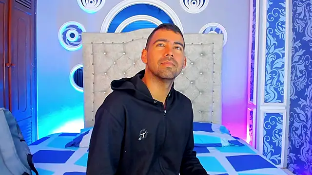 magnus serket online show from April 7, 11:43 am