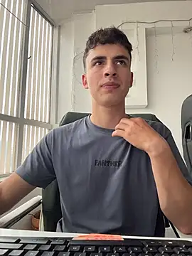 AdrianRinaldi online show from March 29, 8:09 pm