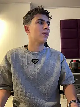 AdrianRinaldi online show from February 7, 8:14 pm