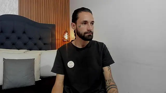 Hisoka 011 online show from April 10, 7:43 pm