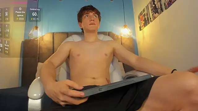 Oscar and dani online show from November 11, 4:06 am