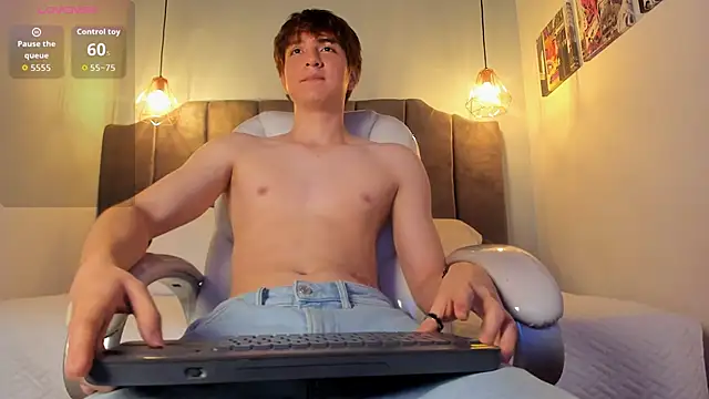 Oscar and dani online show from September 25, 3:49 am