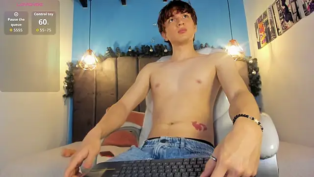 Oscar and dani online show from December 5, 4:41 am