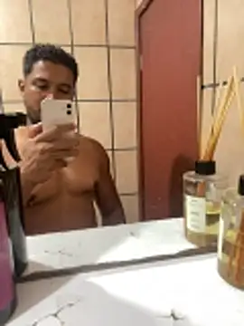 alanjordan100 online show from February 12, 8:09 am