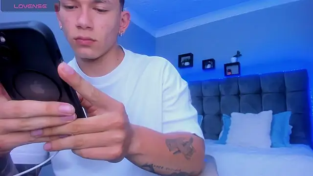 Thomas moon online show from December 2, 10:29 am