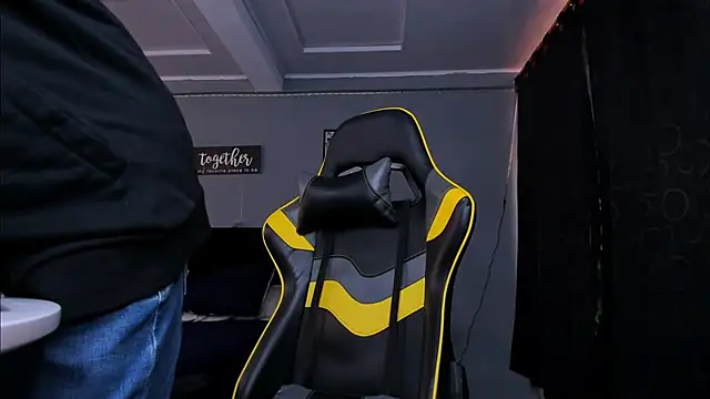 alexgiraldo   online show from October 25, 12:18 pm