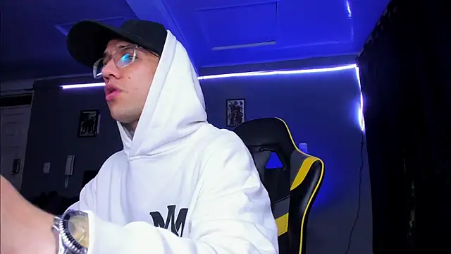 alexgiraldo   online show from October 30, 10:16 am