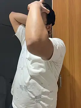 hottestboy03 online show from July 18, 1:05 pm