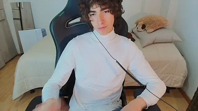 Nude Boy18 online show from February 19, 3:25 am