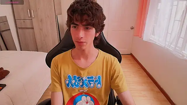 Nude Boy18 online show from September 16, 9:26 pm