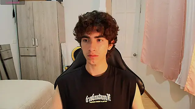 Nude Boy18 online show from September 21, 2:01 am