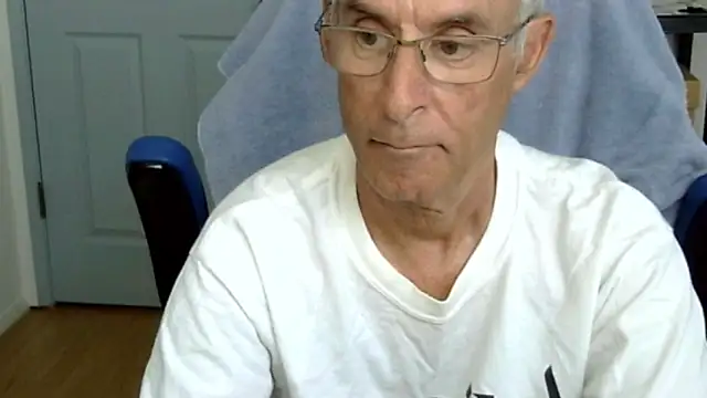 funone1999 online show from March 28, 5:46 pm