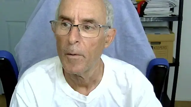 funone1999 online show from March 27, 5:36 pm