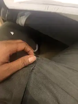 hotboy43339 online show from December 23, 9:40 am