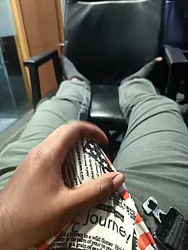 hotboy43339 online show from February 19, 9:44 pm