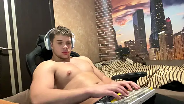 MusclePhantom online show from February 11, 9:53 pm