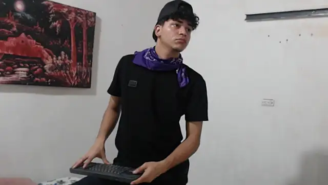 alice julls online show from October 4, 8:57 pm