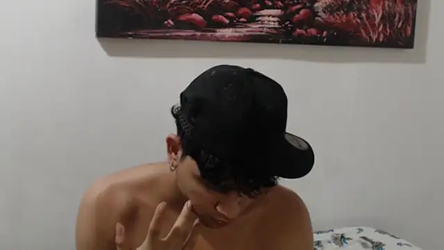 alice julls online show from October 9, 10:03 pm