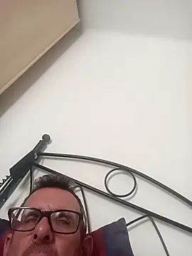 gigolobcn online show from April 15, 1:22 pm