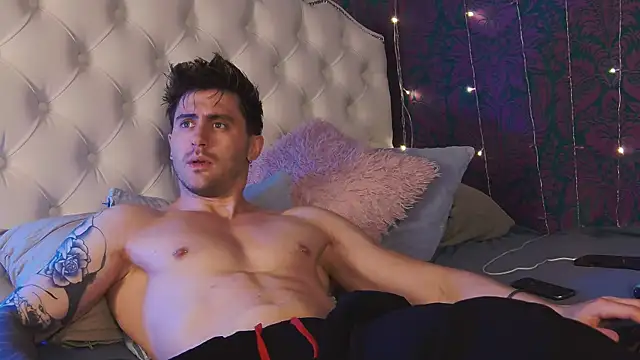 Oscar Miller  online show from November 30, 9:50 pm