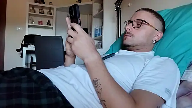 Snapshot of ilovechub112 chatting on October 8, 3:49 pm ilovechub112 online show from October 8, 3:49 pm