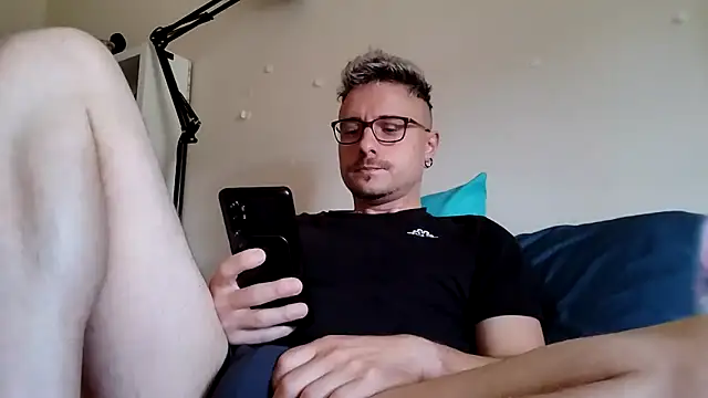 Snapshot of ilovechub112 chatting on September 26, 10:13 am ilovechub112 online show from September 26, 10:13 am