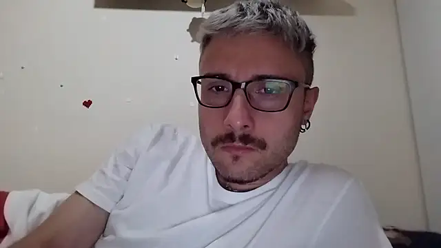 Snapshot of ilovechub112 chatting on September 21, 7:36 pm ilovechub112 online show from September 21, 7:36 pm