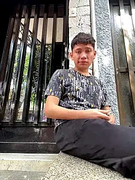 Snapshot of elfernh chatting on October 16, 2:14 pm elfernh online show from October 16, 2:14 pm