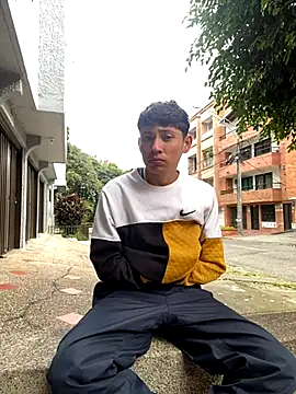 Snapshot of elfernh chatting on November 1, 1:15 pm elfernh online show from November 1, 1:15 pm