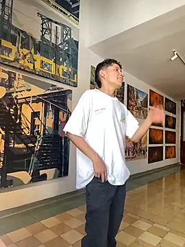 Snapshot of elfernh chatting on October 17, 5:39 pm elfernh online show from October 17, 5:39 pm