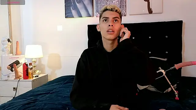 Room 69x online show from March 26, 8:24 pm