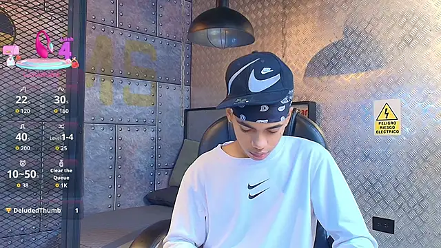 Snapshot of AlanCutee chatting on October 23, 12:41 pm AlanCutee online show from October 23, 12:41 pm