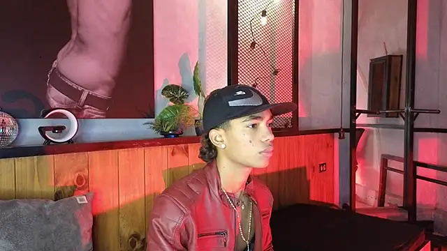 AlanCutee online show from April 11, 11:47 am