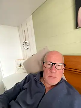 philefc online show from November 28, 9:44 am