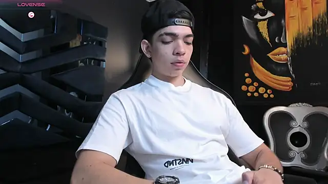 Eryonbradley online show from October 16, 11:29 am