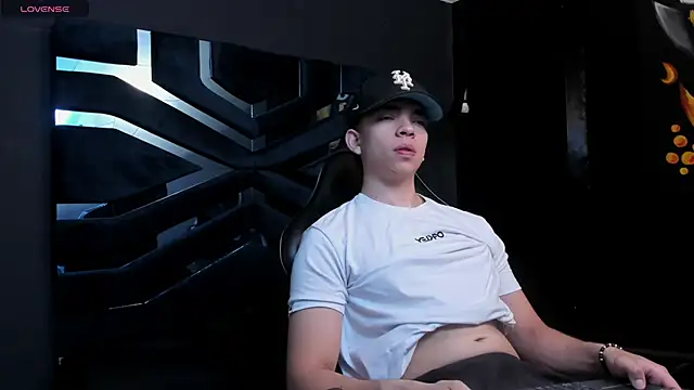 Eryonbradley online show from December 22, 11:29 am