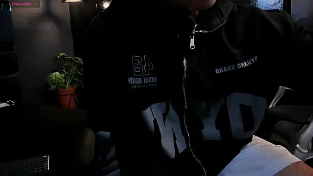 Eryonbradley online show from January 7, 11:26 am