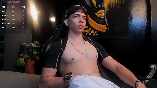 Eryonbradley online show from November 26, 12:41 pm