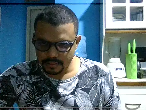 elturcudito online show from April 25, 4:04 am