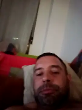 Snapshot of Feistysausage chatting on October 9, 9:52 pm Feistysausage online show from October 9, 9:52 pm