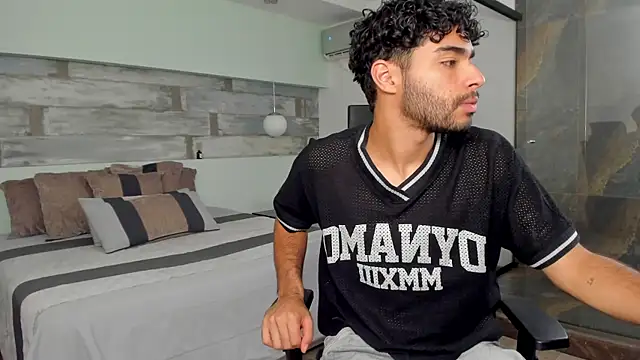 RaphaelDufort online show from December 17, 6:03 pm