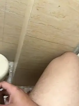 Snapshot of saumon3022 chatting on October 25, 7:43 am saumon3022 online show from October 25, 7:43 am