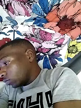 Snapshot of TmanZim2025 chatting on September 13, 7:59 pm TmanZim2025 online show from September 13, 7:59 pm