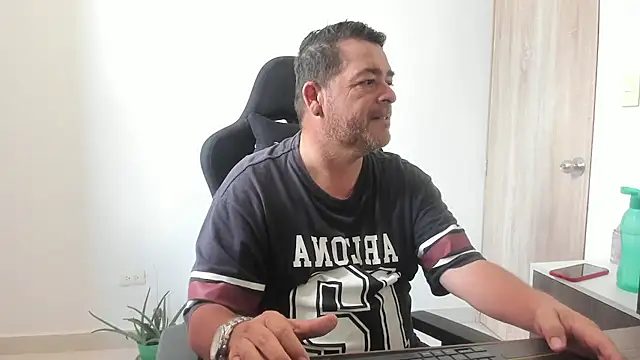 massimo dannger online show from October 15, 6:15 pm