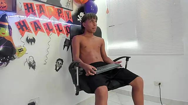 tyler twink boy online show from October 22, 1:37 pm