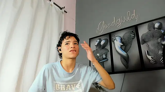 Snapshot of camillo_virgil chatting on October 21, 12:41 pm camillo virgil online show from October 21, 12:41 pm