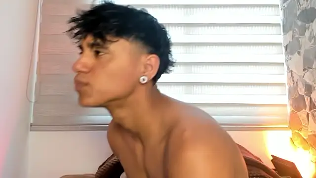 ZYZZ1312 online show from March 26, 8:46 pm