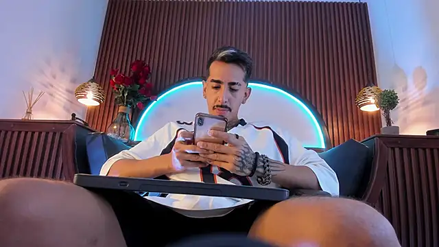 Donovan Desmond online show from January 16, 5:10 am