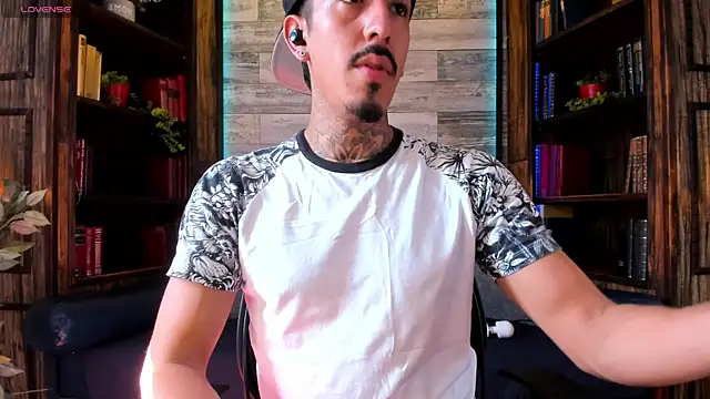 Donovan Desmond online show from April 14, 8:08 pm