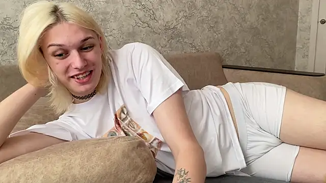 Snapshot of evelina228 chatting on September 29, 6:56 am evelina228 online show from September 29, 6:56 am